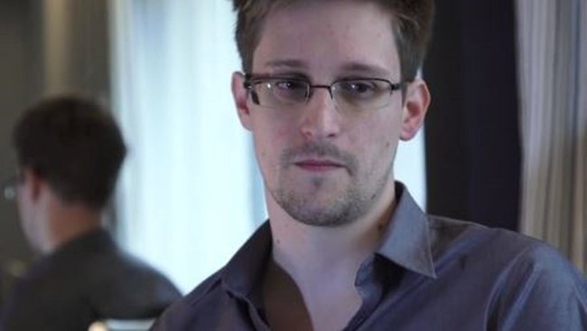 Snowden lần đầu lên tiếng sau khi rời Hong Kong ảnh 1